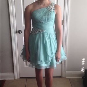One shoulder, turquoise homecoming dress.